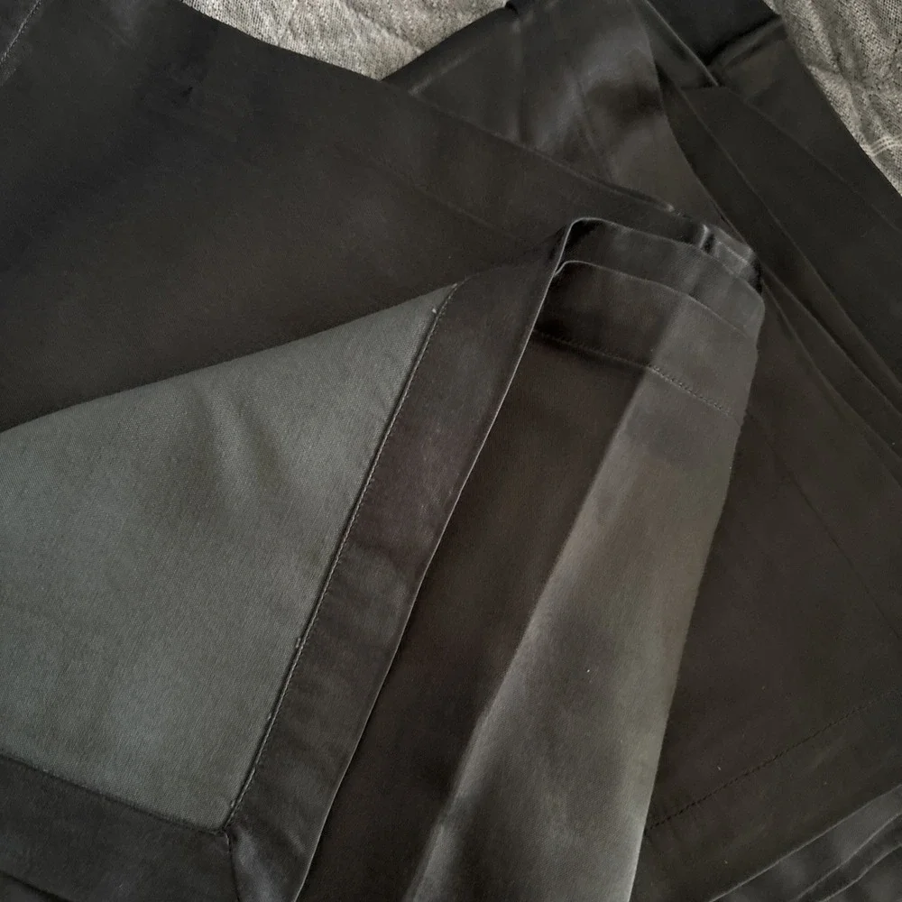 Crate & Barrel Set of 12 charcoal gray‎ satin Square Napkins NWOT